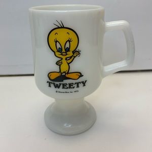 Vintage 1975 Great America Tweety Bird Milk Glass
